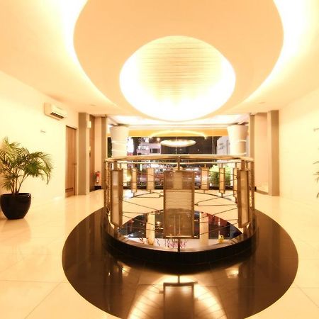 My Hotel Джакарта Екстериор снимка