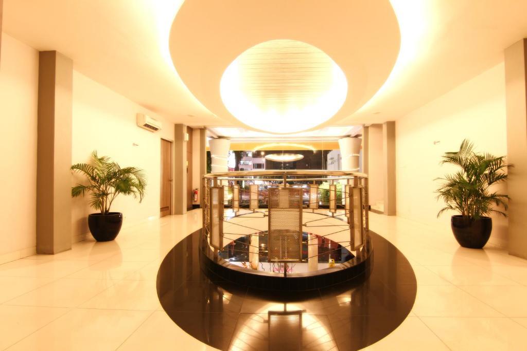 My Hotel Джакарта Екстериор снимка